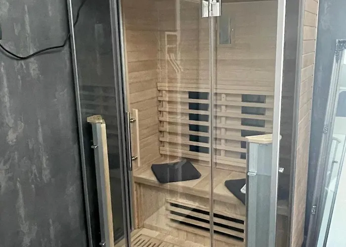 Five Stars Living Whirlpool & Infrarotsauna *